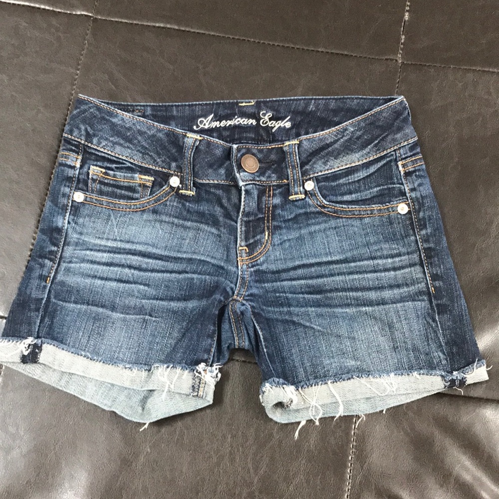 American Eagle Shorts!! Size 0 Stretch!!